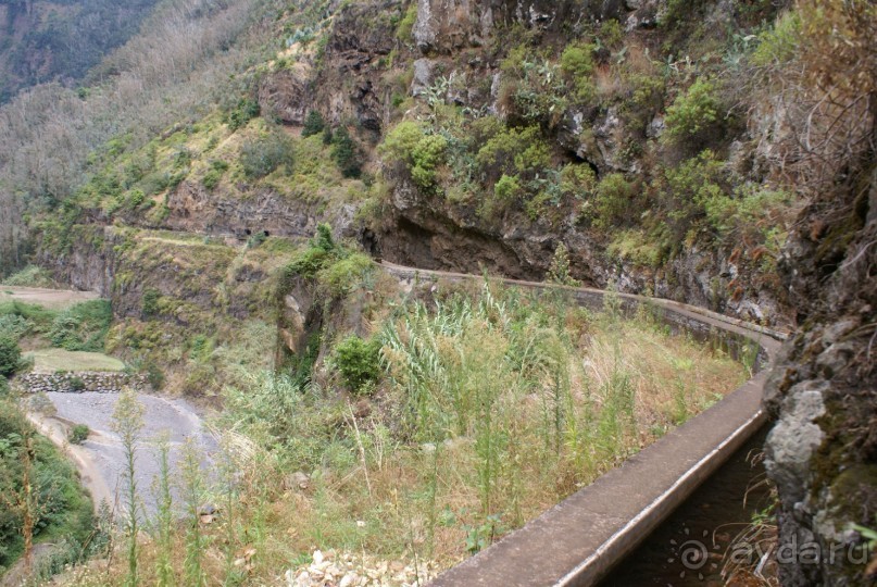 Левада "Dos Riornais"