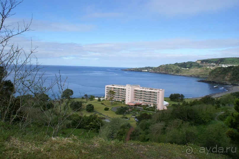 Отель с холма