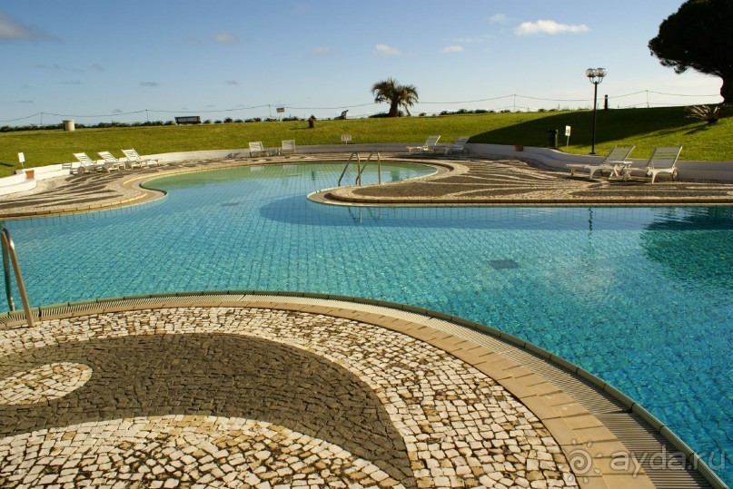 Яркая зелень и синий океан. Азоры.