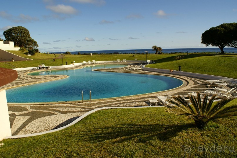 Яркая зелень и синий океан. Азоры.