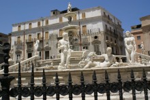 Отдельные события в логове мафии.