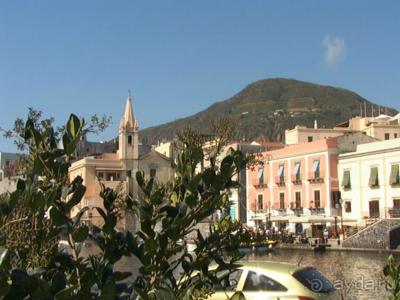 Отдельные события в логове мафии.