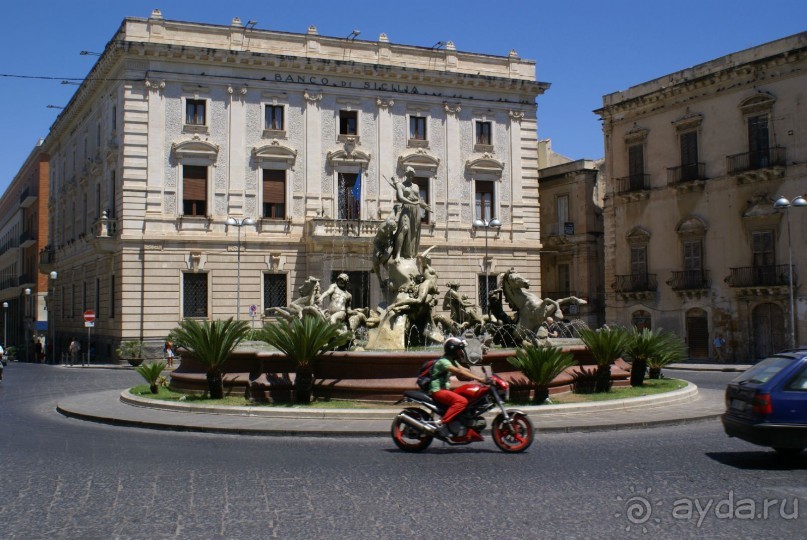 Отдельные события в логове мафии.