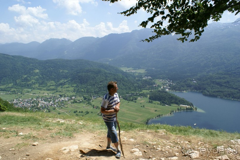 Вид Ни Рибчев Лаз с горы Воя