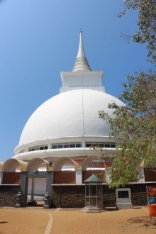 Экзотическая, но неготовая пока к наплыву туристов Шри Ланка.