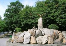 Скульптура орла в Лечебном парке. Железноводск