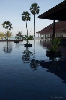 Если хочешь в октябре на теплое море - не капризничай!