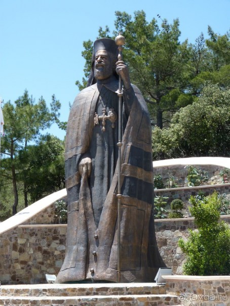 гора Трони. Макариос IIII.