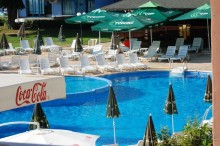 бассейн отеля (утро)  - вид из окна