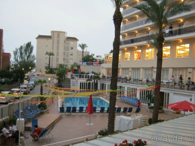 бассейн с дорожками