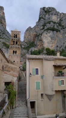 утюный отель в красивом городке