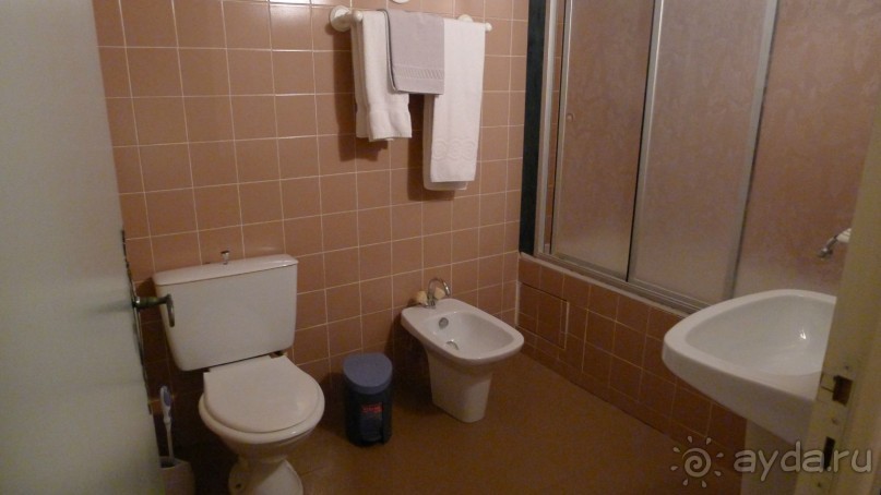 утюный отель в красивом городке