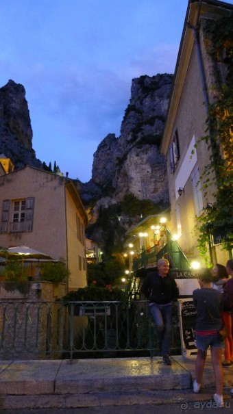 утюный отель в красивом городке