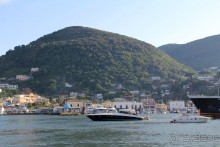 Мы подплываем к Искье