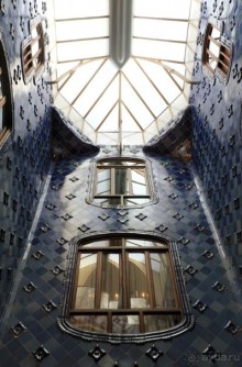 Барселона. Музеи: Дом Мила (Каменоломня) и Дом Бальо (обзор).