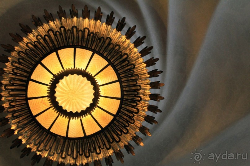 Барселона. Музеи: Дом Мила (Каменоломня) и Дом Бальо (обзор).