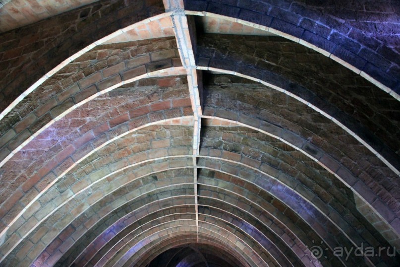 Барселона. Музеи: Дом Мила (Каменоломня) и Дом Бальо (обзор).