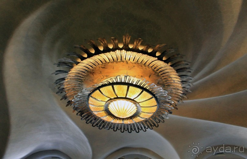 Барселона. Музеи: Дом Мила (Каменоломня) и Дом Бальо (обзор).