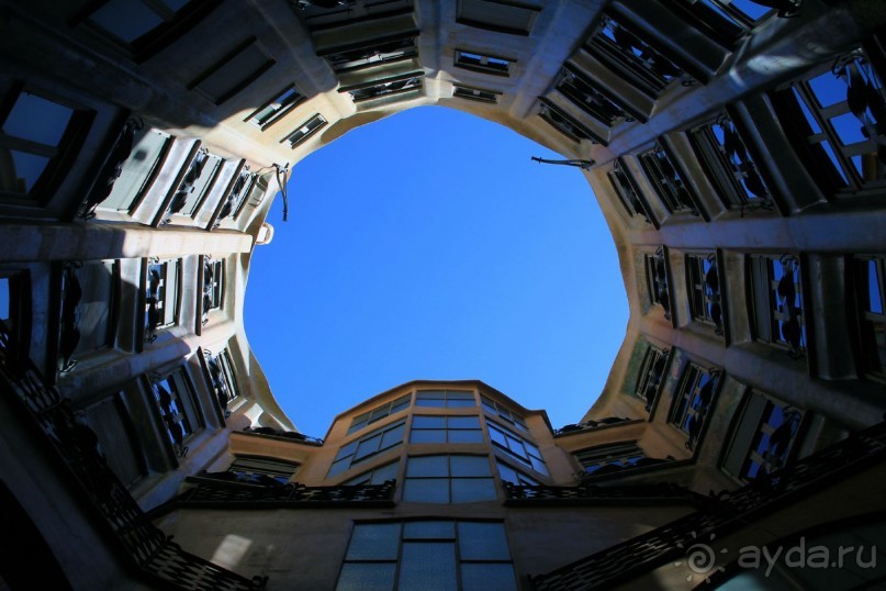 Барселона. Музеи: Дом Мила (Каменоломня) и Дом Бальо (обзор).