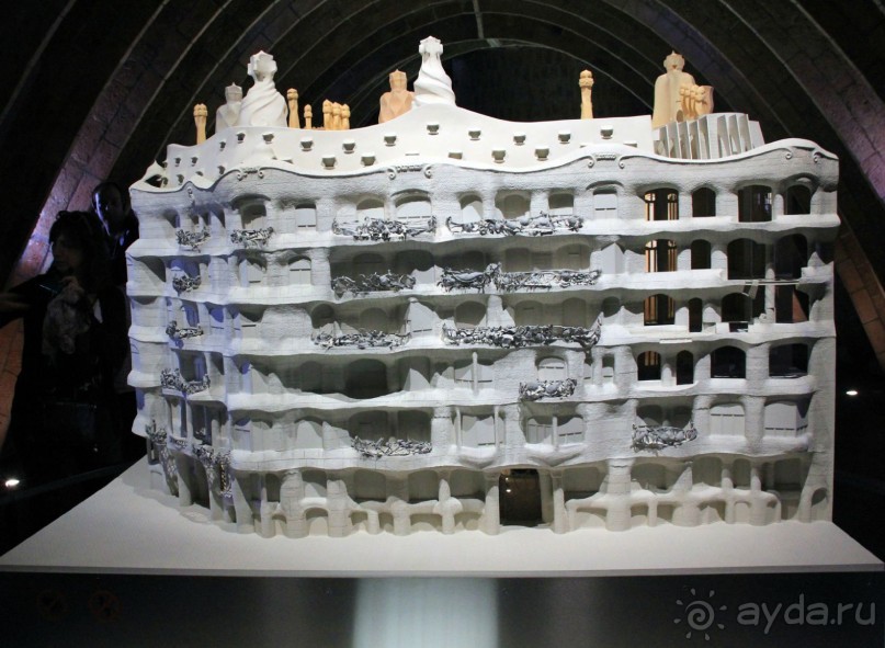 Барселона. Музеи: Дом Мила (Каменоломня) и Дом Бальо (обзор).