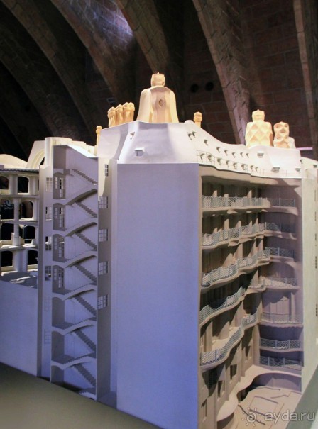 Барселона. Музеи: Дом Мила (Каменоломня) и Дом Бальо (обзор).