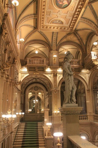 Парадная лестница.