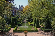 Музей Ван Лоона, Музей Гелвинка Хинлопена, Музей Виллета Холтхюйзена в Амстердаме.