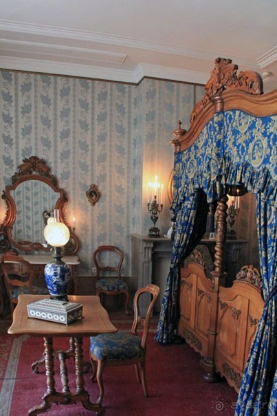 Музей Ван Лоона, Музей Гелвинка Хинлопена, Музей Виллета Холтхюйзена в Амстердаме.