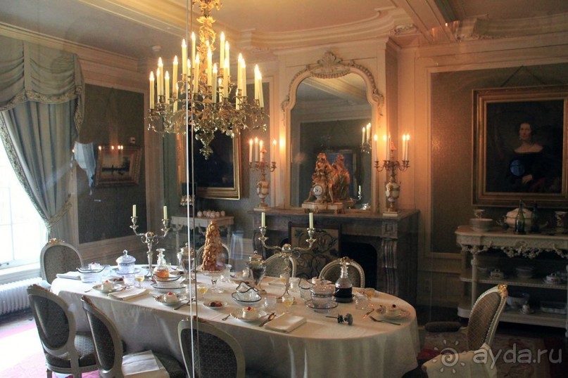 Музей Ван Лоона, Музей Гелвинка Хинлопена, Музей Виллета Холтхюйзена в Амстердаме.