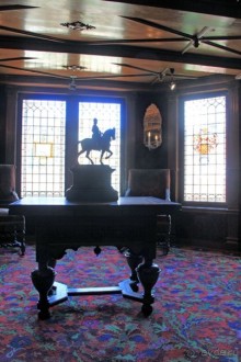 Музей Ван Лоона, Музей Гелвинка Хинлопена, Музей Виллета Холтхюйзена в Амстердаме.