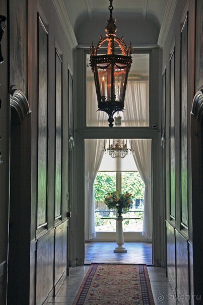 Музей Ван Лоона, Музей Гелвинка Хинлопена, Музей Виллета Холтхюйзена в Амстердаме.