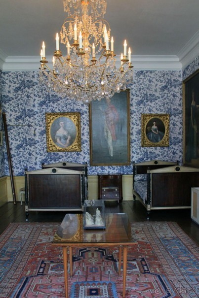 Альбом отзыва "Музей Ван Лоона, Музей Гелвинка Хинлопена, Музей Виллета Холтхюйзена в Амстердаме."