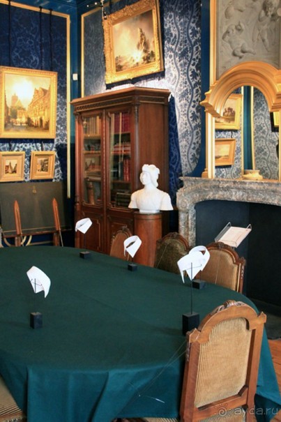 Музей Ван Лоона, Музей Гелвинка Хинлопена, Музей Виллета Холтхюйзена в Амстердаме.