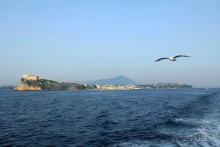 Прочида вдали