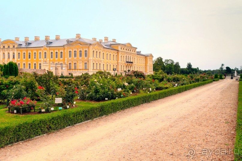 Рига, окрестности. Рундальский дворец и сад. Архитектор Франческо Бартоломео Растрелли.