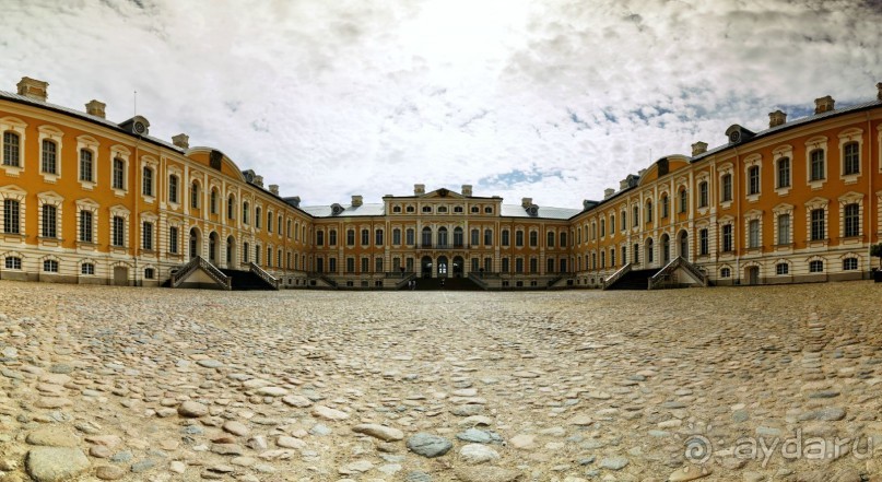 Рига, окрестности. Рундальский дворец и сад. Архитектор Франческо Бартоломео Растрелли.