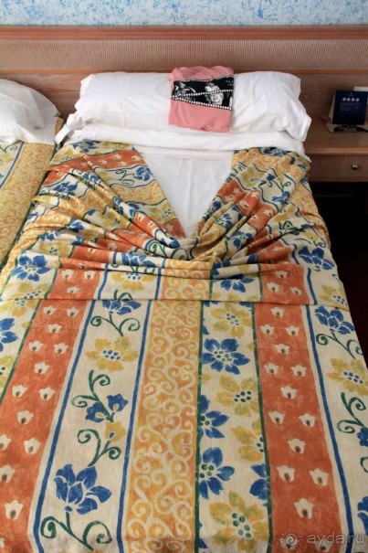 Творчество горничной)).