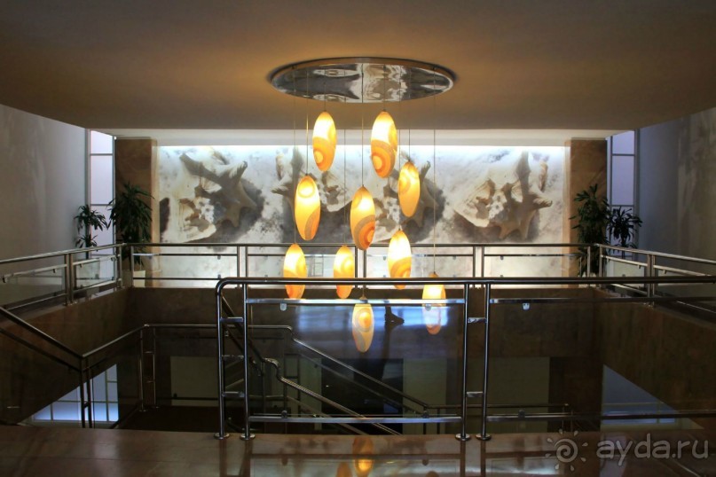 Выход на лестницы, спуск к месту питания.