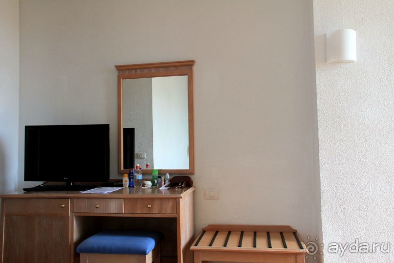 Телевизор LG.