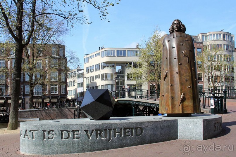 Альбом отзыва "АМСТЕРДАМ. СЫРЫ, СЕЛЁДОЧКА И ВАФЛИ."