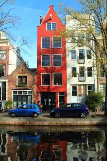 Альбом отзыва "АМСТЕРДАМ. СЫРЫ, СЕЛЁДОЧКА И ВАФЛИ."