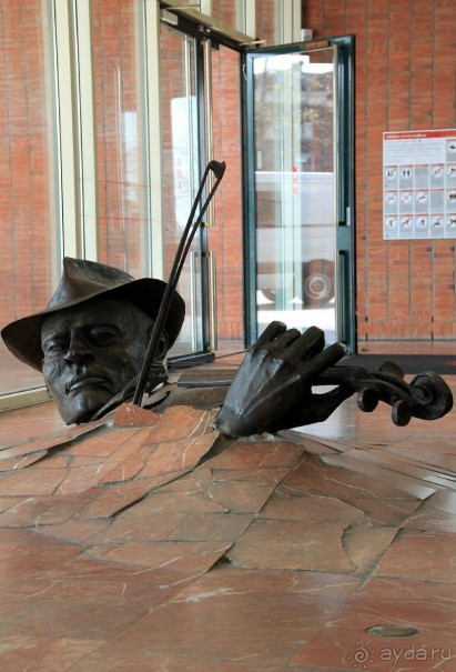 Альбом отзыва "АМСТЕРДАМ. СЫРЫ, СЕЛЁДОЧКА И ВАФЛИ."