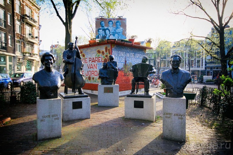 Альбом отзыва "АМСТЕРДАМ. СЫРЫ, СЕЛЁДОЧКА И ВАФЛИ."