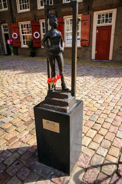 Альбом отзыва "АМСТЕРДАМ. СЫРЫ, СЕЛЁДОЧКА И ВАФЛИ."