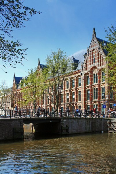 Альбом отзыва "АМСТЕРДАМ. СЫРЫ, СЕЛЁДОЧКА И ВАФЛИ."