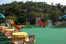 Платная детская площадка на территории отеля Ривьера (4 евро вход=апельсиновый сок)