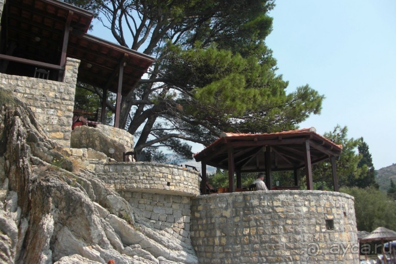 Кафе на пляже Лучице