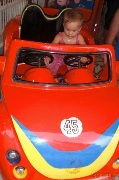 немножко атракционов в Петроваце на набережной (штук 6-7)