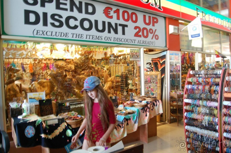 Это 3*,но очень хорошая,если не ждать сервиса 5*........то рекомендую.