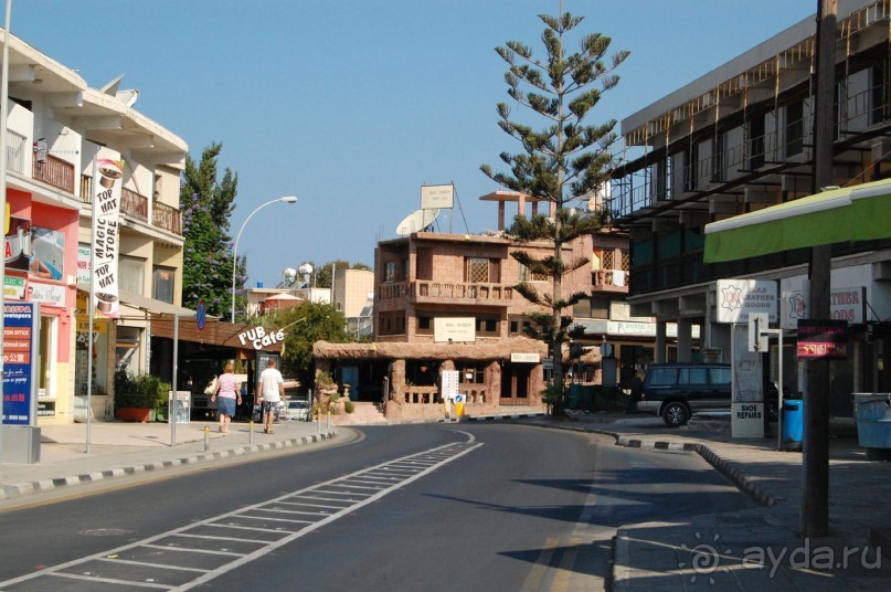 Это 3*,но очень хорошая,если не ждать сервиса 5*........то рекомендую.